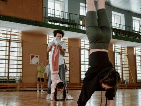 Handstand